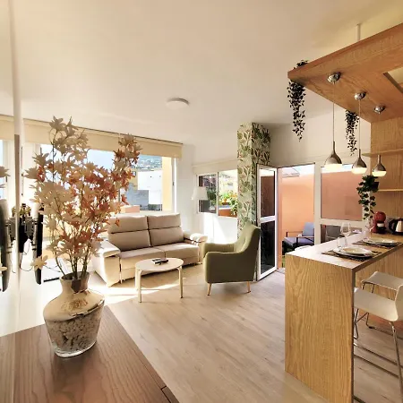 The Valley View Apartment *